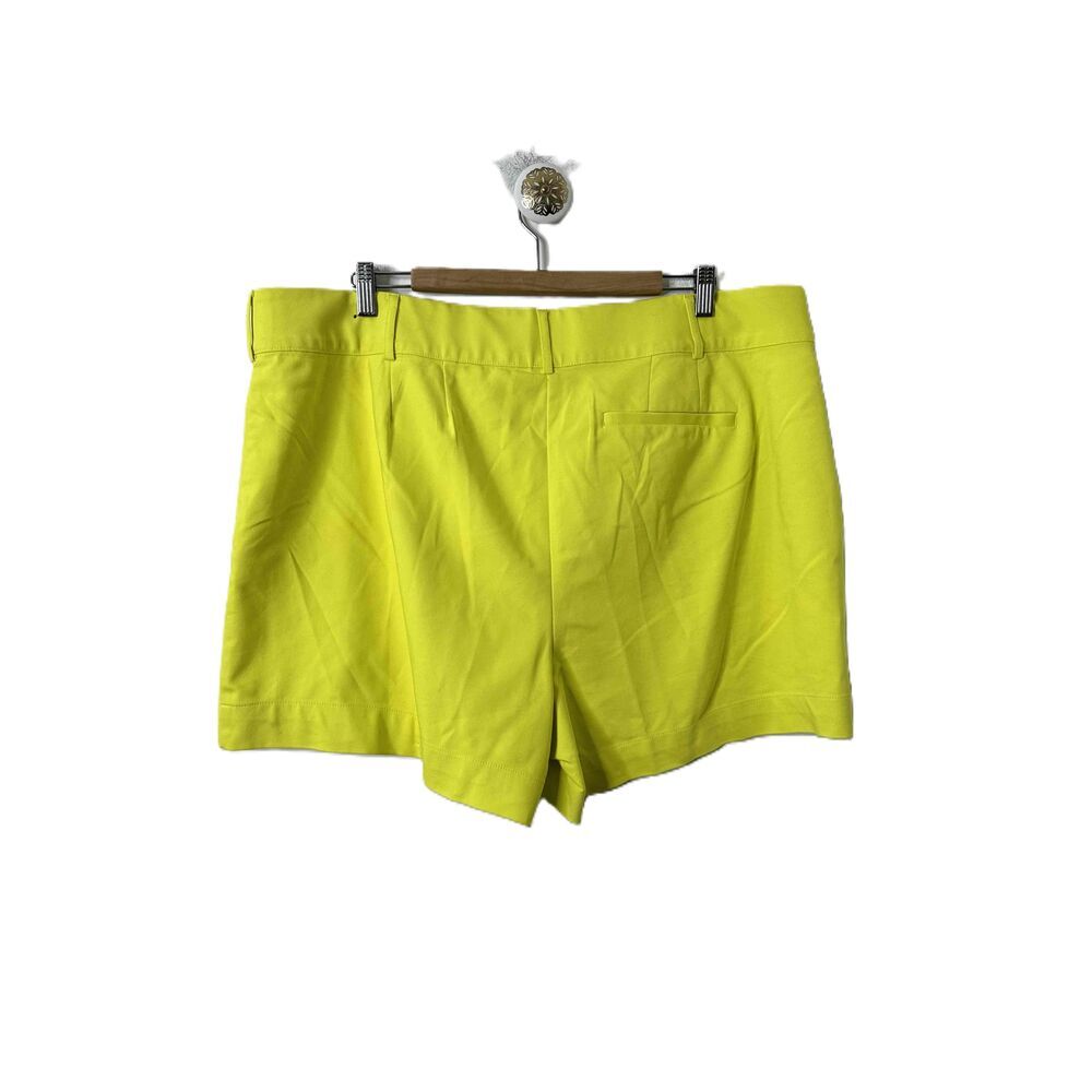 Lane Bryant Womens Shorts Size 22 Yellow Pleated Front High Waist Belt Loops - Picture 2 of 8
